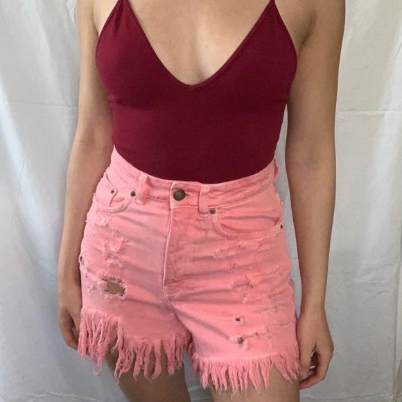 Zara bright pink distressed high rise denim shorts - Picture 2 of 12